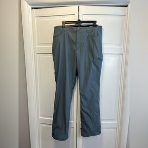 Eddie Bauer Women’s Cargo Fleece Lined Pants Size Women’s 14 Color Gray/Blue